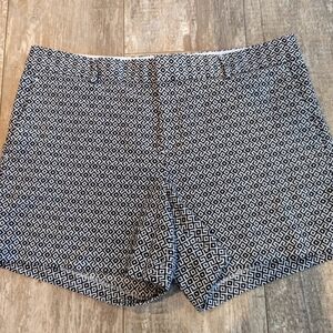 Banana Republic Hampton Short Size 10 Black and White Maze